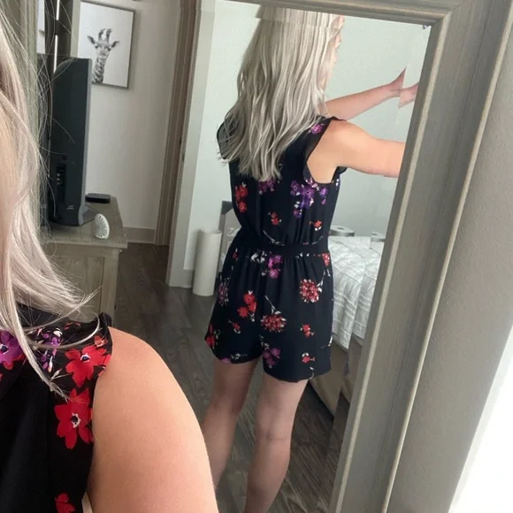 Dex Floral Romper - Picture 3 of 4